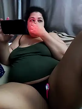 xlatinastar online show from October 27, 2025, 3:02 pm