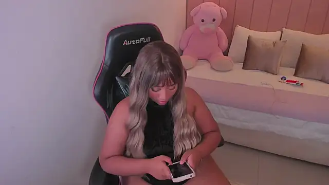 Snapshot of magic_paraadise chatting on September 23, 2025, 12:28 am magic paraadise online show from September 23, 2025, 12:28 am