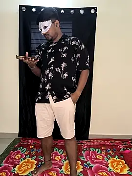 Snapshot of Family02 chatting on October 21, 2025, 7:41 am Family02 online show from October 21, 2025, 7:41 am