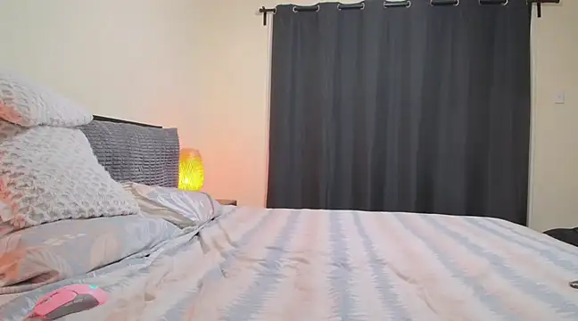 aussiepeaches online show from March 13, 2025, 11:51 am