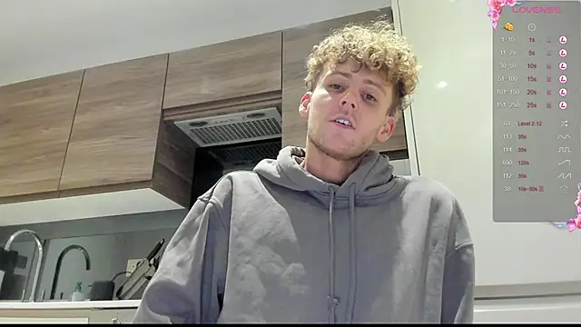 DominantAlex18 online show from January 12, 2026, 10:25 pm