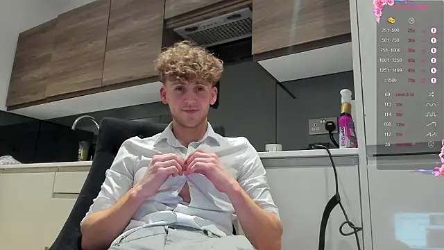 Snapshot of DominantAlex18 chatting on February 14, 2026, 2:50 pm DominantAlex18 online show from February 14, 2026, 2:50 pm