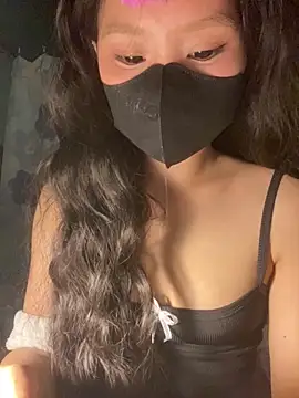 Fin-xinh18 online show from November 3, 2025, 3:37 pm