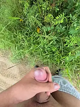 winter0cold  online show from October 27, 2025, 2:34 am