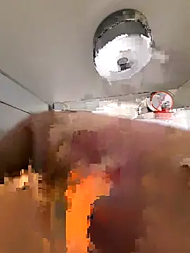 winter0cold  online show from October 13, 2025, 9:33 am