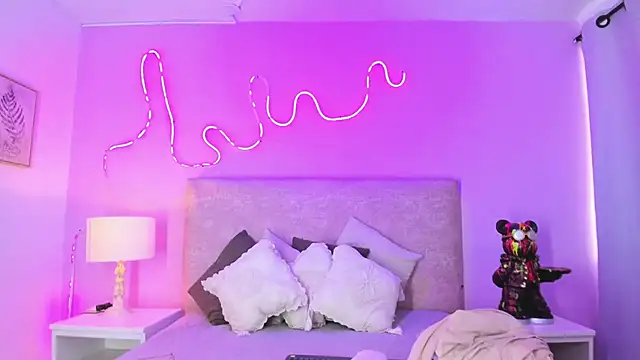 EmaRae1499 online show from October 23, 2025, 3:10 pm