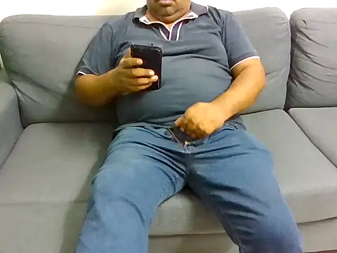 Snapshot of HomHot47 chatting on September 14, 2025, 9:48 pm HomHot47 online show from September 14, 2025, 9:48 pm