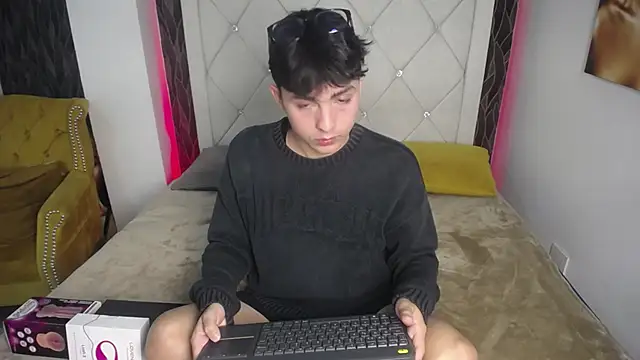 SamuFOXXX online show from October 2, 2025, 8:23 pm