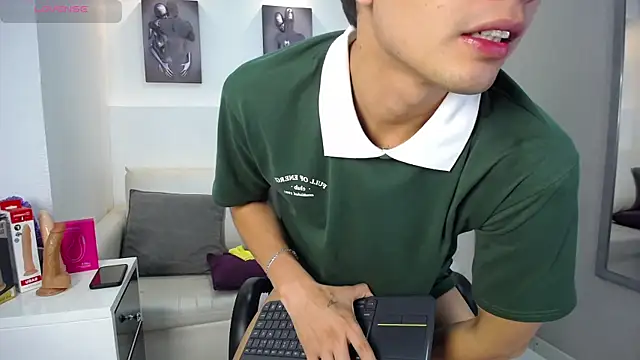 Cady Hot online show from November 11, 2025, 8:20 am