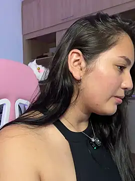 Snapshot of Angeldusttt chatting on February 5, 2026, 1:23 am Angeldusttt online show from February 5, 2026, 1:23 am