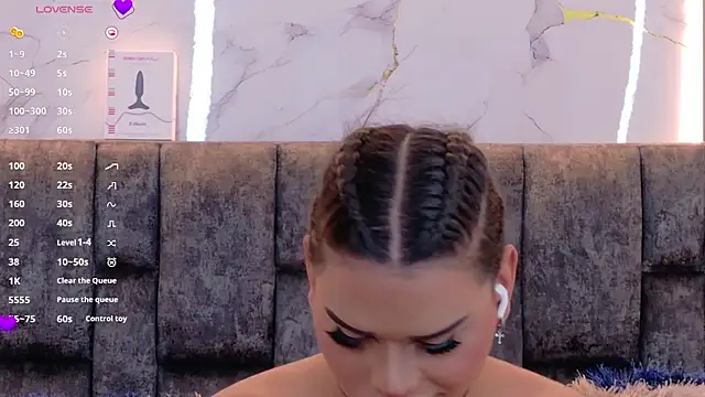 Ava Cristi online show from November 19, 2025, 3:34 pm