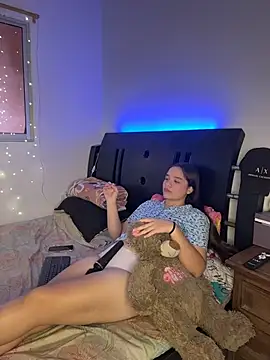 Snapshot of Ashley_and_Zoe chatting on March 1, 2026, 2:39 pm Ashley and Zoe online show from March 1, 2026, 2:39 pm