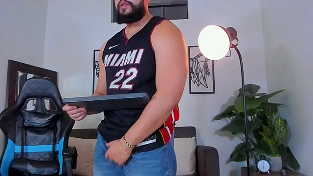 Justin kingX7 online show from May 10, 2026, 3:10 am