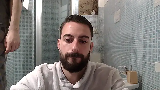 Amicisegreti online show from February 12, 2026, 7:08 am