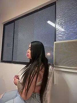 SofiaWildee online show from October 8, 2025, 10:54 pm