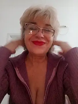 Snapshot of 52MiaLove02 chatting on November 17, 2025, 5:33 am 52MiaLove02 online show from November 17, 2025, 5:33 am