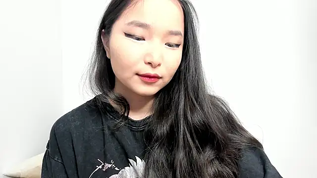 Snapshot of Soyun_Mia chatting on May 13, 2026, 1:40 pm Soyun Mia online show from May 13, 2026, 1:40 pm