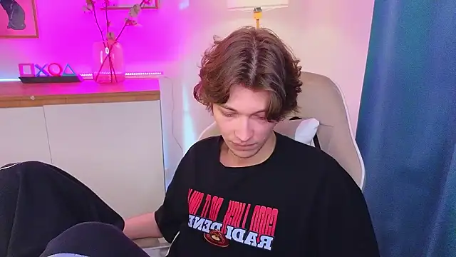  Den1s  online show from February 21, 2026, 12:29 pm