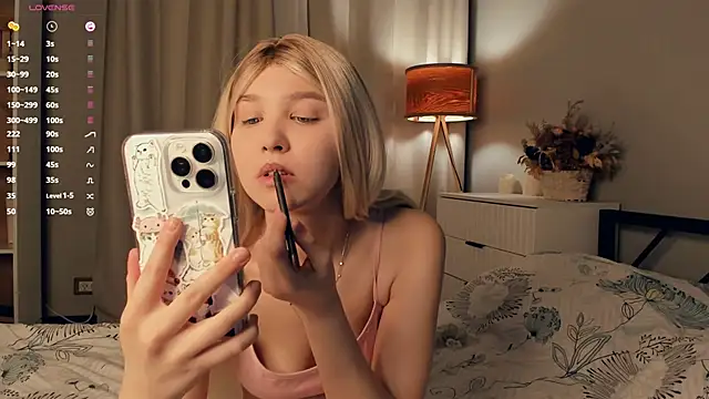 ErinBissonnette online show from October 26, 2025, 7:25 pm