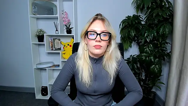 Snapshot of GraceCaldwell chatting on October 23, 2025, 12:04 pm GraceCaldwell online show from October 23, 2025, 12:04 pm