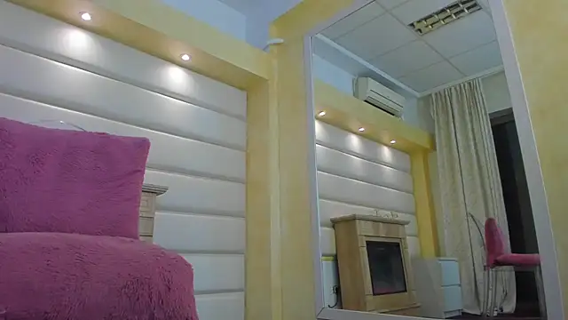 Jelly Bee online show from November 10, 2025, 8:25 pm