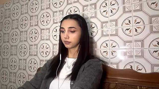 LinaMour online show from November 21, 2025, 10:09 pm