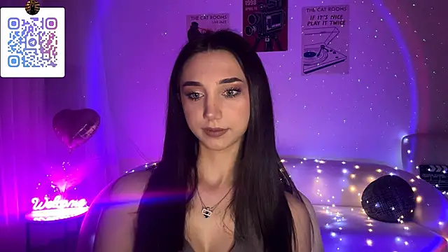 LinaMour online show from April 22, 2026, 10:27 pm