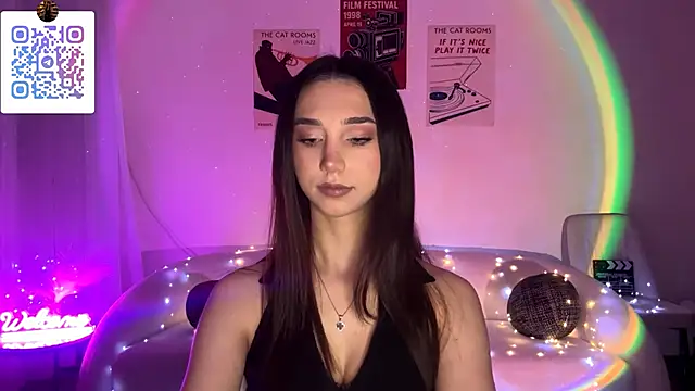 LinaMour online show from April 17, 2026, 11:07 pm