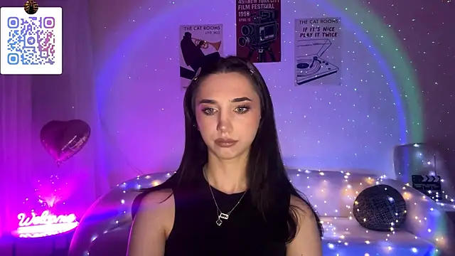 LinaMour online show from April 20, 2026, 10:22 pm