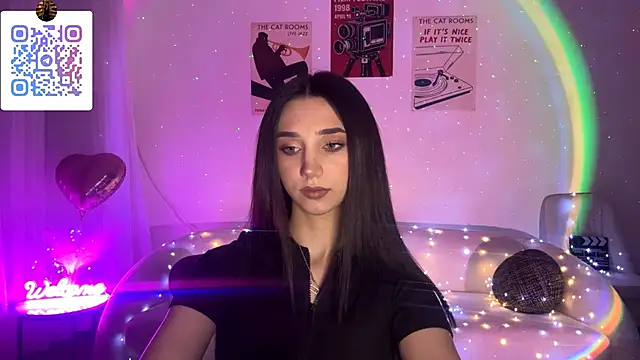 LinaMour online show from April 21, 2026, 10:27 pm