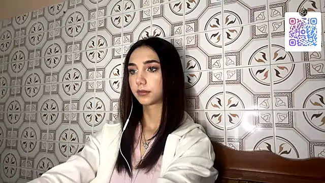 LinaMour online show from November 23, 2025, 10:09 pm