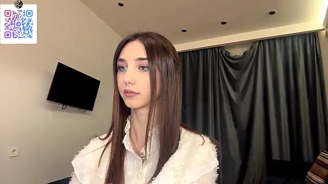 LinaMour online show from December 19, 2025, 10:12 pm