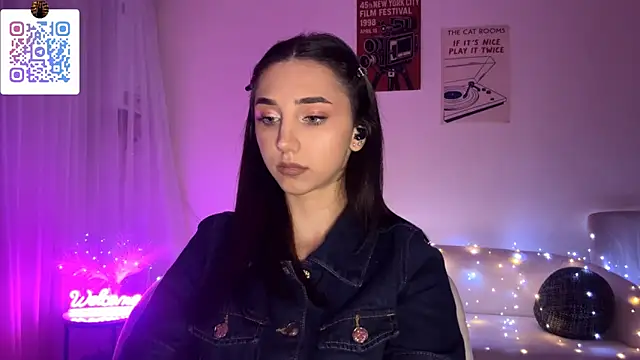 LinaMour online show from March 27, 2026, 1:25 am