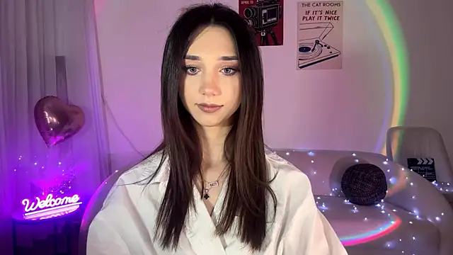 Snapshot of LinaMour chatting on May 22, 2026, 10:19 pm LinaMour online show from May 22, 2026, 10:19 pm