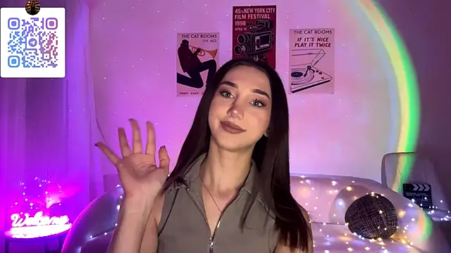 LinaMour online show from April 16, 2026, 10:12 pm