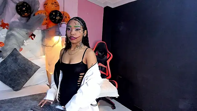 SkylerBloomm online show from November 1, 2025, 3:46 am