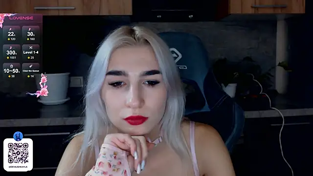 DevilishKayla online show from October 2, 2025, 2:42 pm