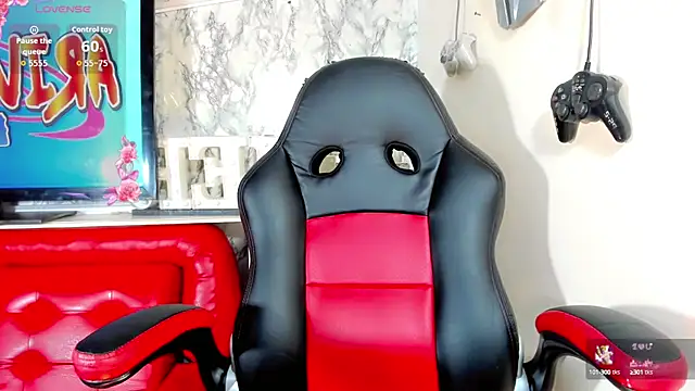 Candy Walker  online show from October 9, 2025, 7:14 pm