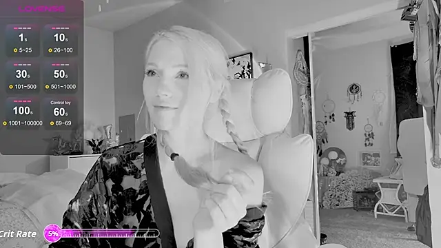 Snapshot of Talulaa chatting on September 14, 2025, 12:33 am Talulaa online show from September 14, 2025, 12:33 am