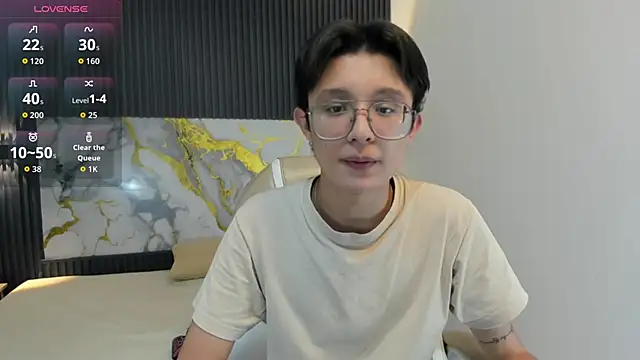 SantiagoRusso18 online show from November 24, 2025, 2:11 am