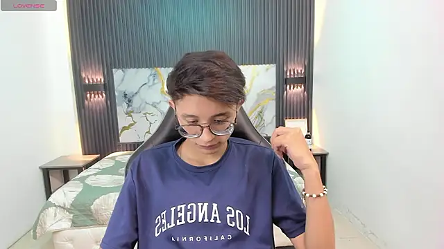 SantiagoRusso18 online show from February 23, 2026, 7:36 pm