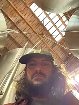 Snapshot of crashnasty chatting on October 8, 2025, 3:35 pm crashnasty online show from October 8, 2025, 3:35 pm