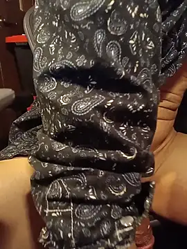 HeavyHung10 online show from February 14, 2026, 10:04 am