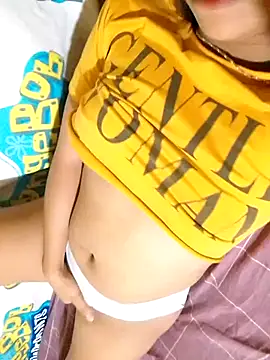 Snapshot of UrSweetAsianLady_02 chatting on February 4, 2026, 12:22 pm UrSweetAsianLady 02 online show from February 4, 2026, 12:22 pm