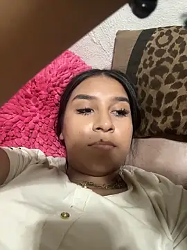 yurileth online show from October 26, 2025, 7:53 am