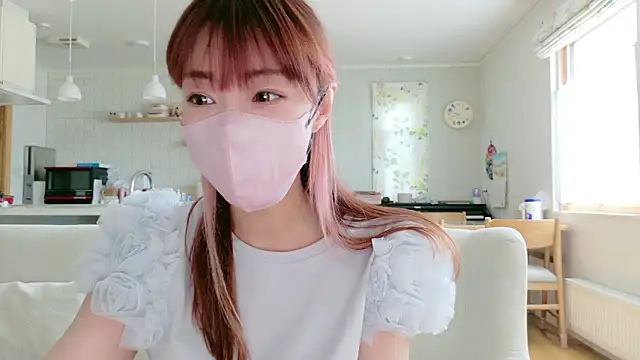 Snapshot of SUZU_1201 chatting on May 15, 2026, 12:41 am SUZU 1201 online show from May 15, 2026, 12:41 am