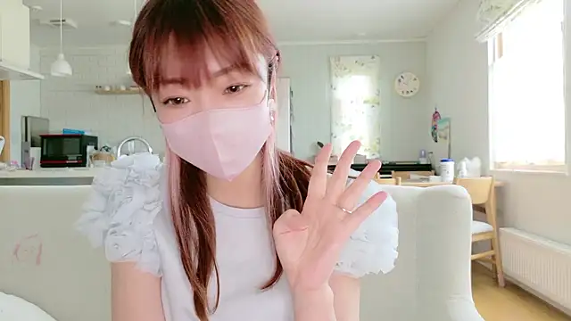 Snapshot of SUZU_1201 chatting on May 13, 2026, 1:01 am SUZU 1201 online show from May 13, 2026, 1:01 am
