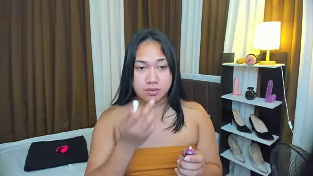 Snapshot of TsUncutKaren chatting on October 11, 2025, 4:57 am TsUncutKaren online show from October 11, 2025, 4:57 am