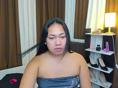 Snapshot of TsUncutKaren chatting on October 9, 2025, 4:13 am TsUncutKaren online show from October 9, 2025, 4:13 am