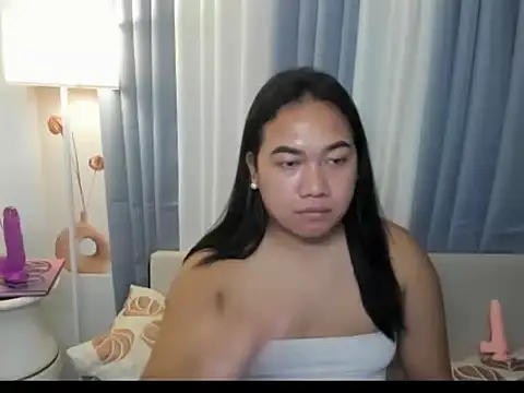 Snapshot of TsUncutKaren chatting on November 14, 2025, 5:05 pm TsUncutKaren online show from November 14, 2025, 5:05 pm